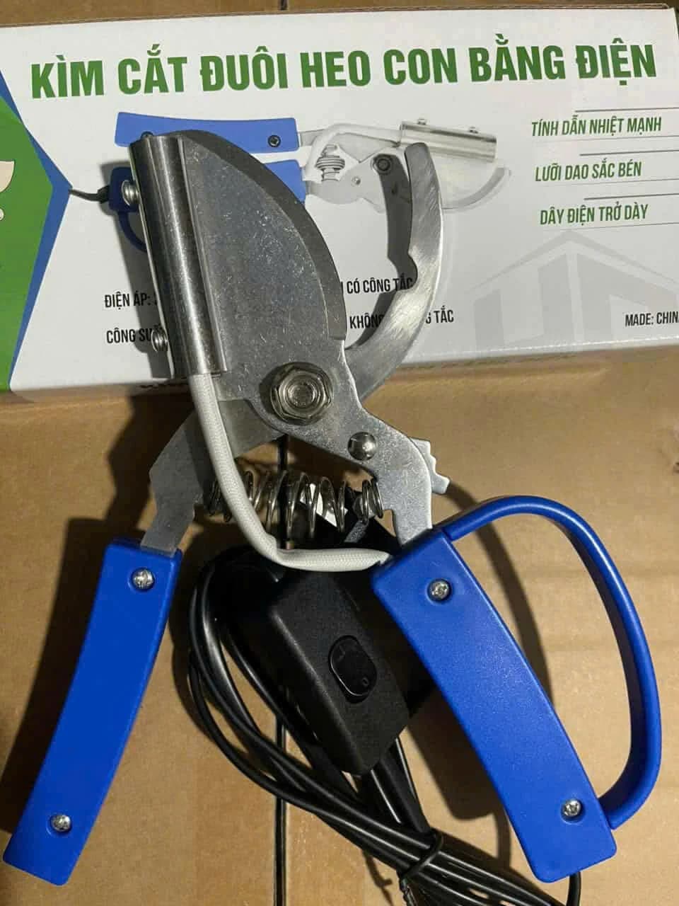 Kìm cắt đuôi heo con bằng điện 220V – 150W